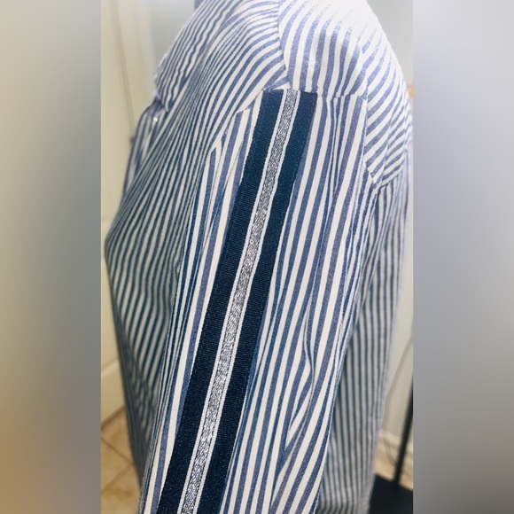 Button down blouse - Picture 1 of 2